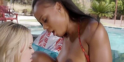Get Hot In The Shade - August Skye & Haley Spades