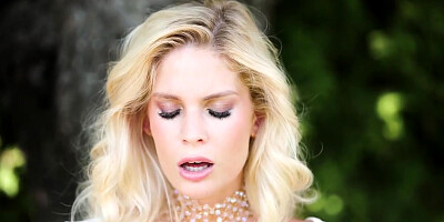 Sexy At Your Service 3 - Candee Licious