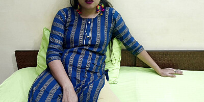 Brother-in-law leaves his sexy sister-in-law in the bathroom