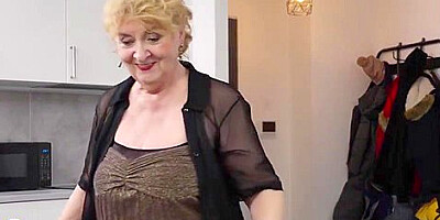 Mature Nl - 72 Year Old Granny Noretta Seduces Her Grandsons Best Friend
