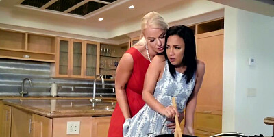Sex education turns into crazy threesome in the kitchen