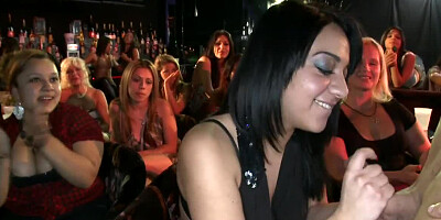 Strip club ladies cheer and clap for their cocksucking friends