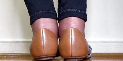 MILF Plays with Her Flats on Her Feet