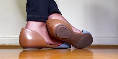 MILF Plays with Her Flats on Her Feet