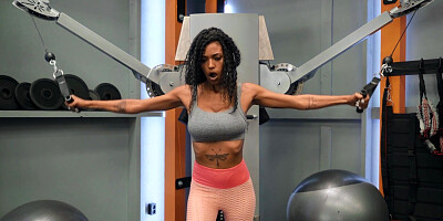 Czech mom Billie Star gets fucked standing in the gym