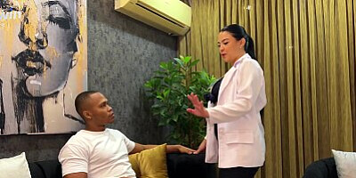Nympho with big dick goes to therapy with busty sexologist - Daniela Gomez