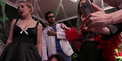 Gina Valentina, Eve Ellwood and Stoney Lynn suck blowjob