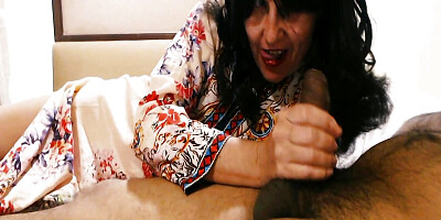 Sexy babe wants the heavy tool in Mouth