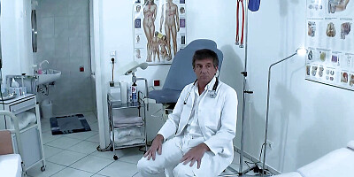 Piss orgy with chief physician in the clinic