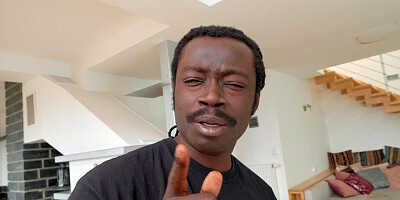 Safira Yakkuza is sucking black monster cock