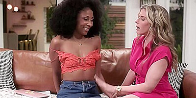 Cory Chase In Fast Clit Rubbing Sex With Radiant From Stepmommys Girl