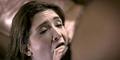 Jane Wilde gives masterful blowjob