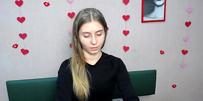 Blonde Ukrainian Masturbates On Webcam