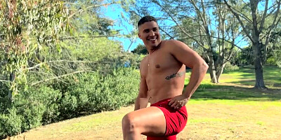 Muscular eager jock enjoys wanking cock and cum on himself