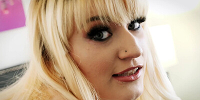 Hadley Haze enjoys getting her slit licked