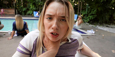 Juliette Mint gets her shaved pussy fucked in missionary