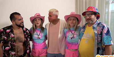 Amateur babes with perfect body sucking in oldvsyoung 3some