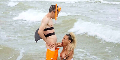 Lola Emme is sucking Jordi's cock in the ocean