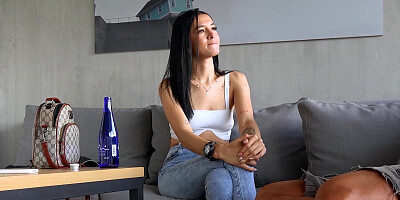 Colombian cutie stretched on first date