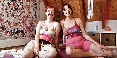 Ersties - Enjoyable yoga retreat at home with Leoni and Iva
