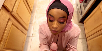 Ebony Lily Starfire is sucking white dick in POV