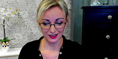 German amateur MILF flashing panties