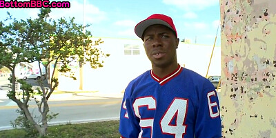 Sportive Black stud picked up and public fucked outdoor