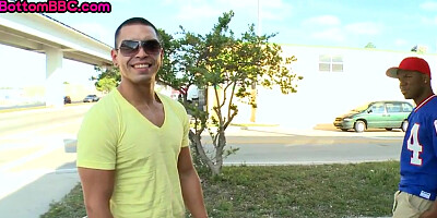 Sportive Black stud picked up and public fucked outdoor