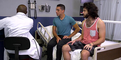 Stud visist a beautiful black doctor