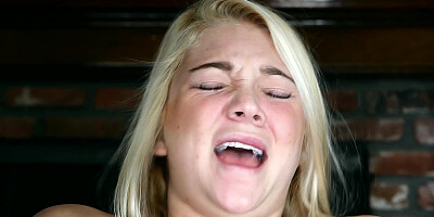 Blondie with pretty smile gives tender blowjob and gets fucked