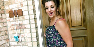 Hot Vivianne at solo female action