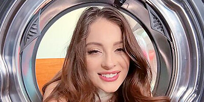 Maddy May And Van Wylde - Pizza Delivery Turns Into A Hot Encounter