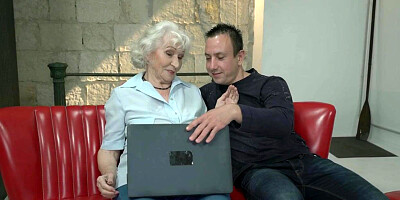 Plumber nympho granny got pussylicked be4 riding lovers cock