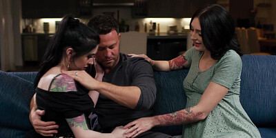 Seth lustfully bangs Anna De Ville