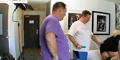 Chubby amateur gonzo lady 3way drilled in hotel room