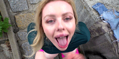 Ruby Lee spread legs and got her pussy railed