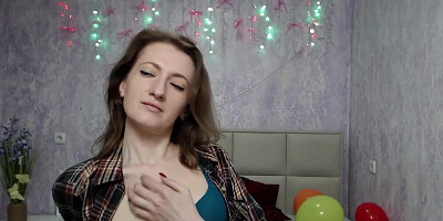 Afghan amateur babe flashing bra