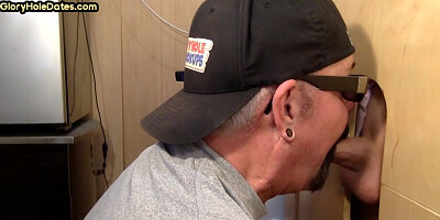 Gloryhole BJ DILF deepthroats white cock in homemade closeup
