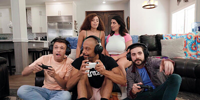 Lesbians Willow Ryder and Sarah Arabic have fun