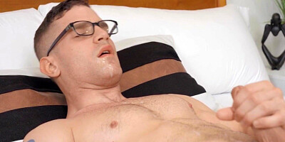 Nerd amateur glasses jock solo wanking cock in his room