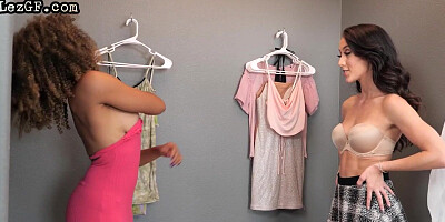 Petite ebony beauty eating pussy