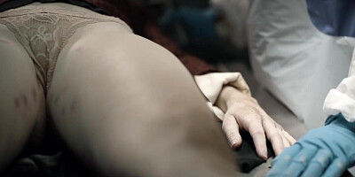 Ashley dutifully bounce on Tommy's cock