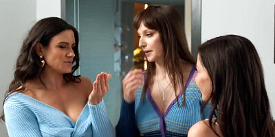 Busty cougars scissoring with hottie