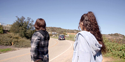 Teen hitchhikers picked up by a good man