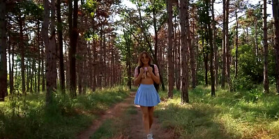 Guy captures on the camera awesome sex with GF in the forest