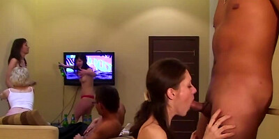 College folks are fooling around and fucking in their room