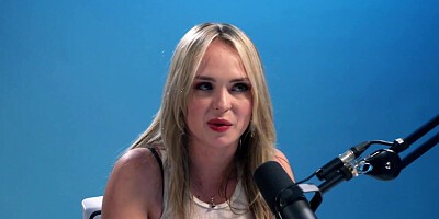 Dildo loving babe solo masturbate with vibrator until orgasm