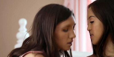 Teen Alexia Anders anal toy with Maya Woulfe