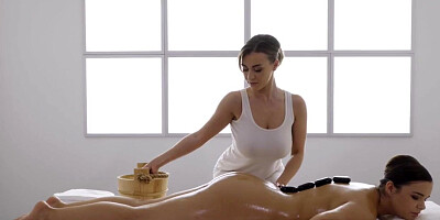 WAM lez bae pussyeating and fingering on oiled massage