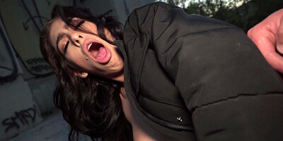 Latina Alicia Trece got her shaved pussy nailed outdoors